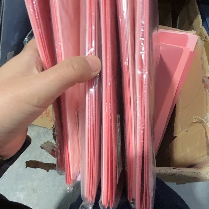 粉色文件夹拍一发二包12个。