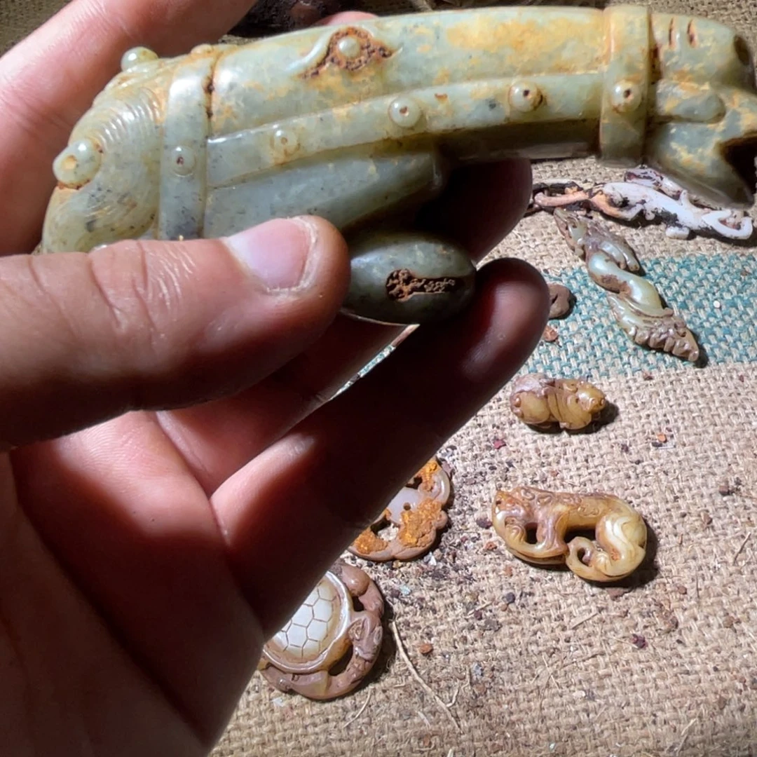 心***n和田玉（糖玉）未镶嵌颈饰