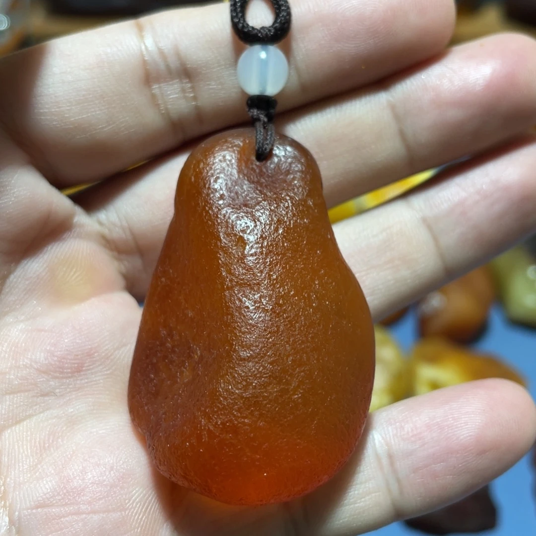定制蜜蜡未镶嵌全皮手把，吊坠