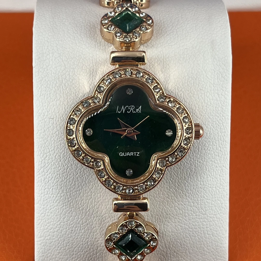 四叶草手表链条绿色镶钻轻奢小众高级感时尚气质精致石英女士