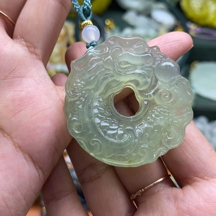 蛇纹石玉未镶嵌吊坠