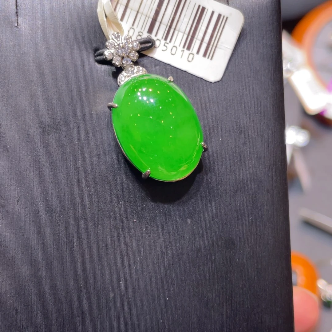 翡翠未镶嵌颈饰吊坠