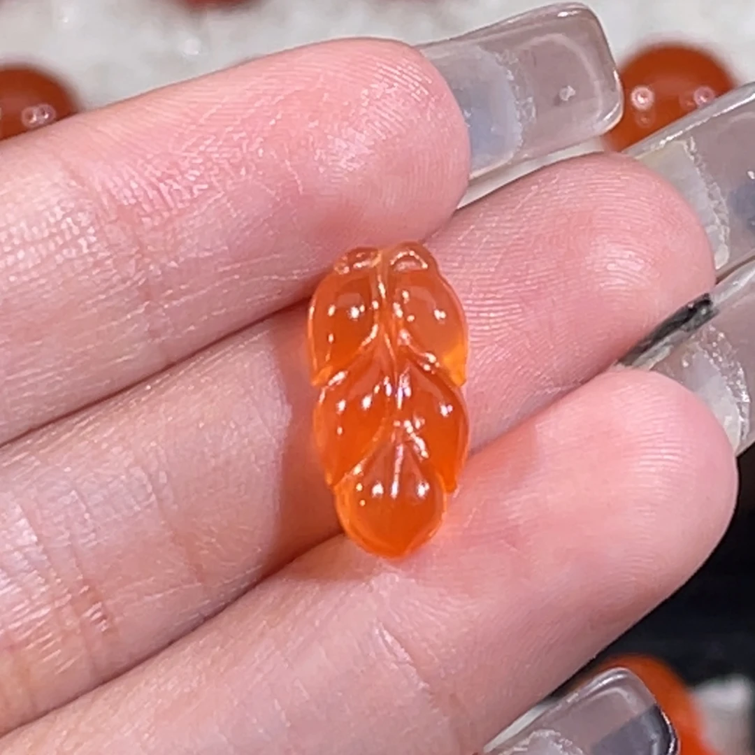 蜕***变未镶嵌叶子8x4.6x15.9mm不退换玛瑙/玉髓