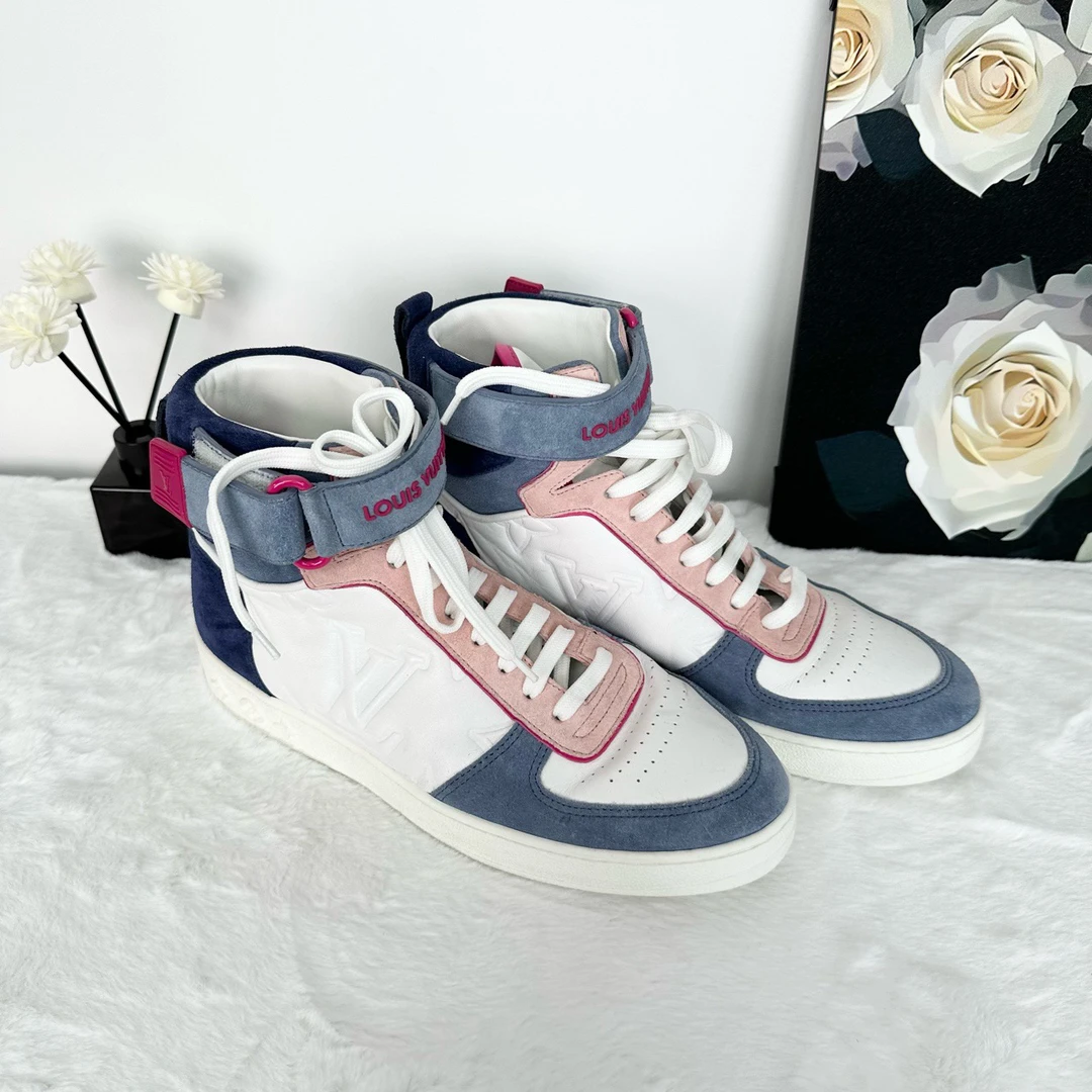 95新 LouisVuitton/路易威登 lv/38码/浮雕高帮板鞋/TT0047