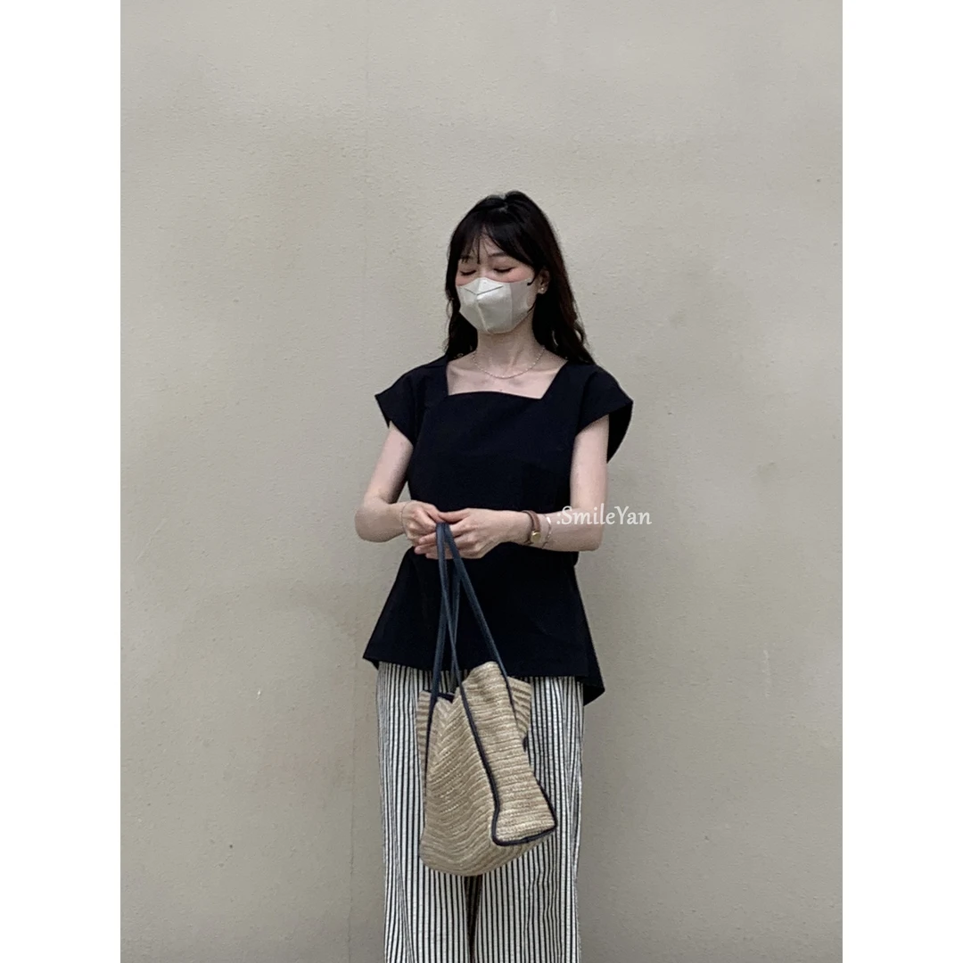 【SmileYan】（慵懒一夏）法式开叉设计纯色方领显瘦飞飞袖简约小衫