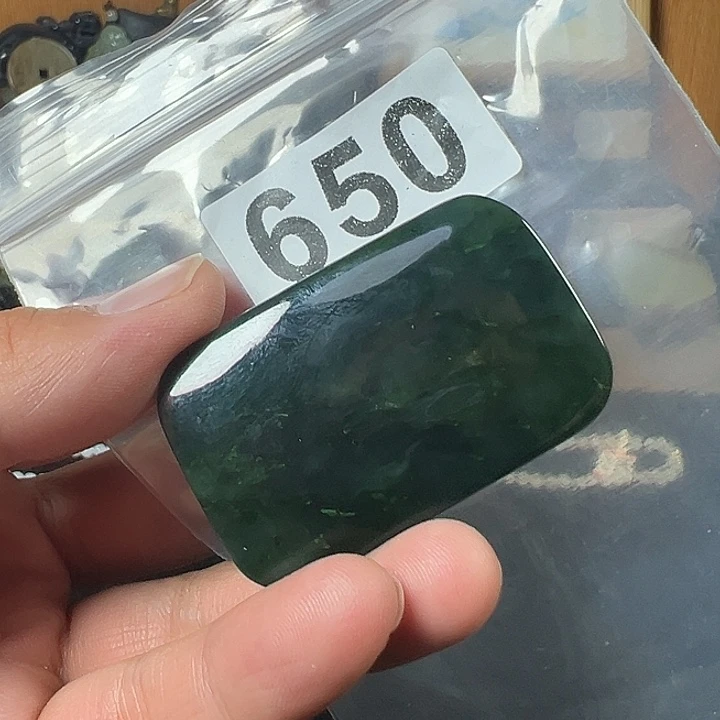 岁***勤和田玉未镶嵌颈饰