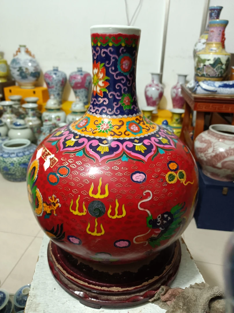 一个大尺寸的瓶子