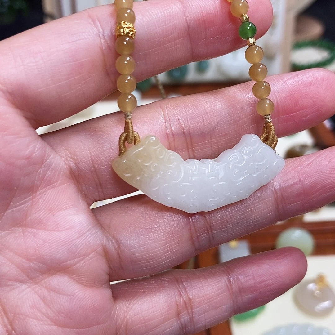 颈饰未镶嵌和田玉