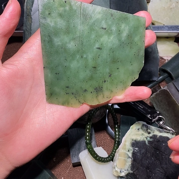 未镶嵌和田玉(青玉)珠宝半成品
