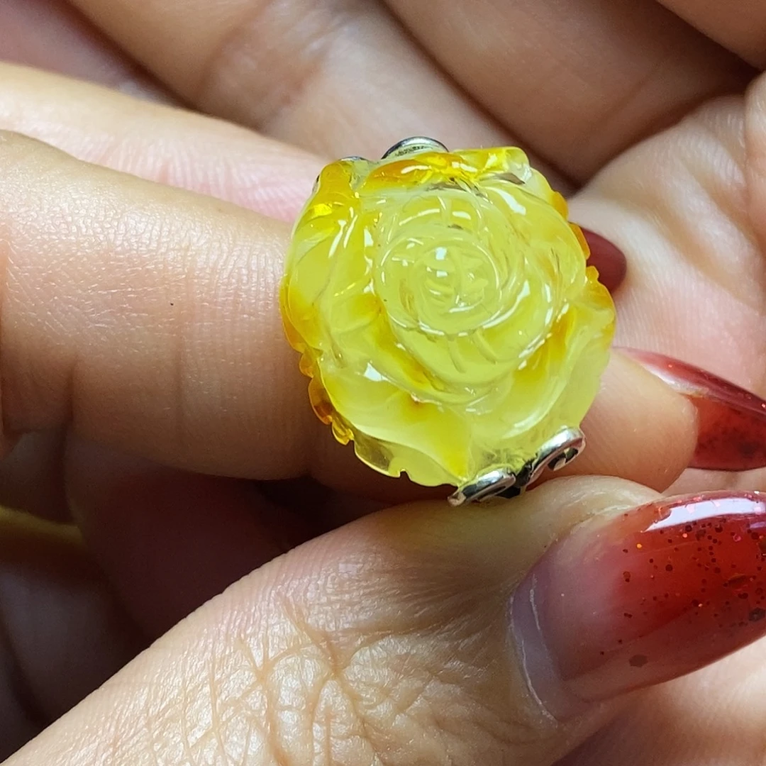 蜜蜡未镶嵌珠宝奇石