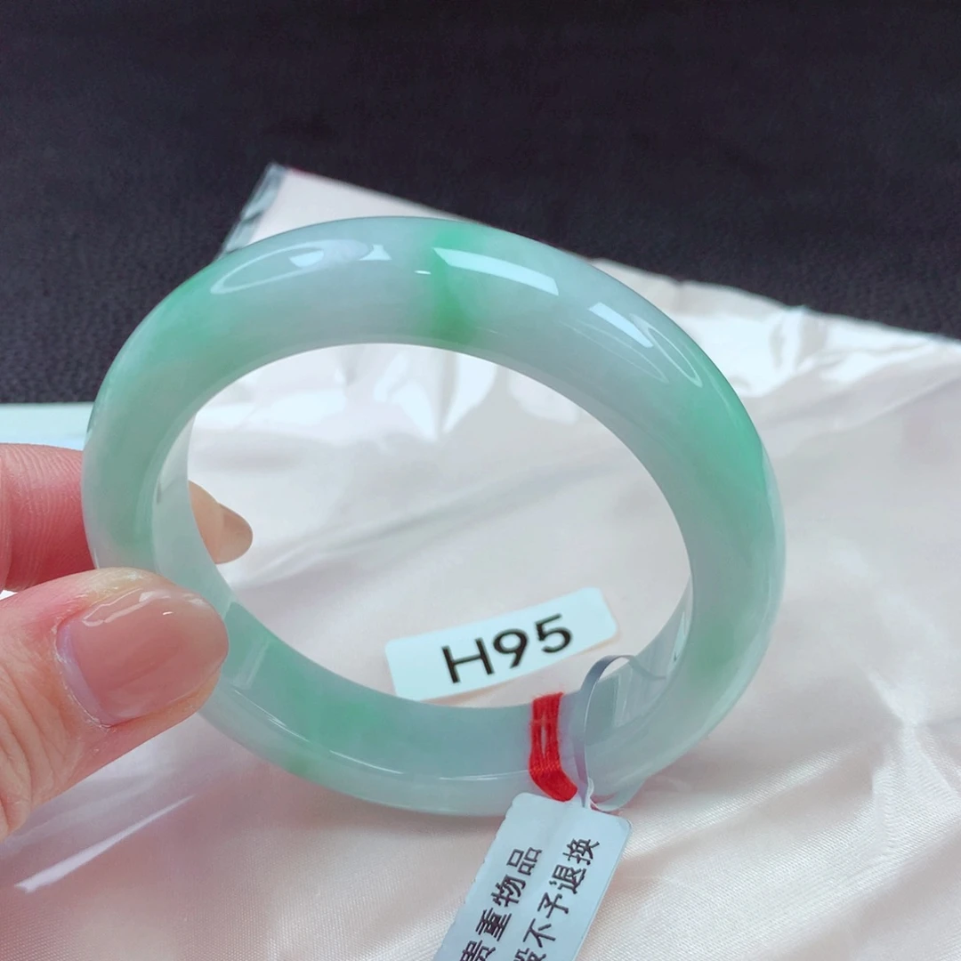 翡翠手镯未镶嵌手镯88