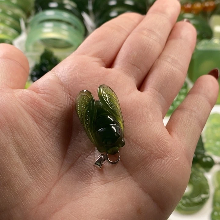 未镶嵌蛇纹石玉颈饰