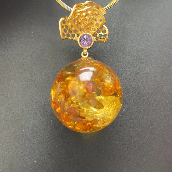 琥珀未镶嵌裸石吊坠
