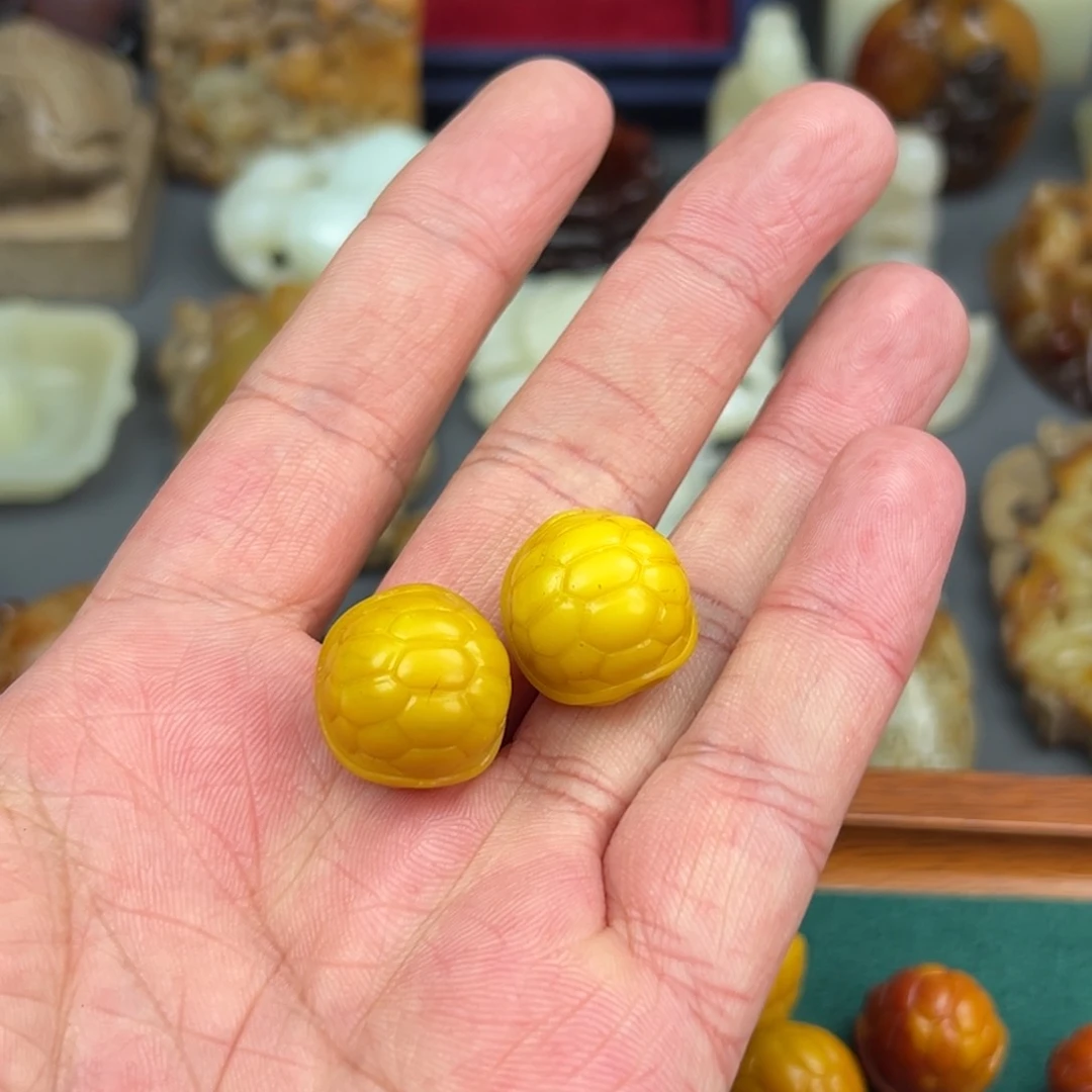 颈饰未镶嵌和田玉（糖玉）