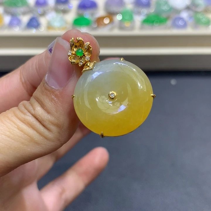 翡翠颈饰18K金镶嵌翡翠