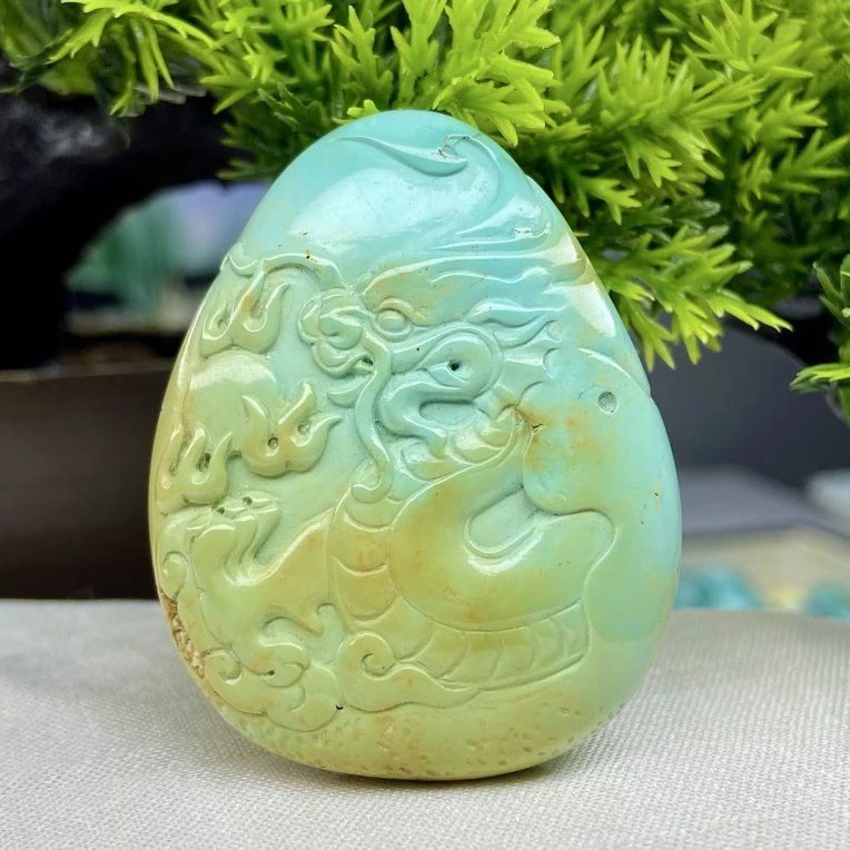 精品炫彩原矿雕刻龙吊坠挂件毛衣链大气款简便时尚百搭可出地大