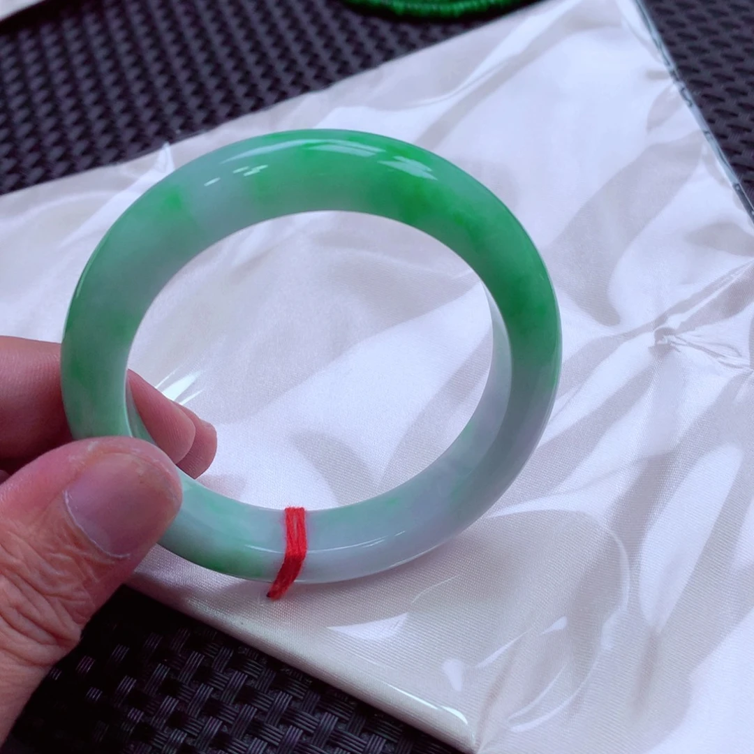 翡翠未镶嵌手镯翡翠