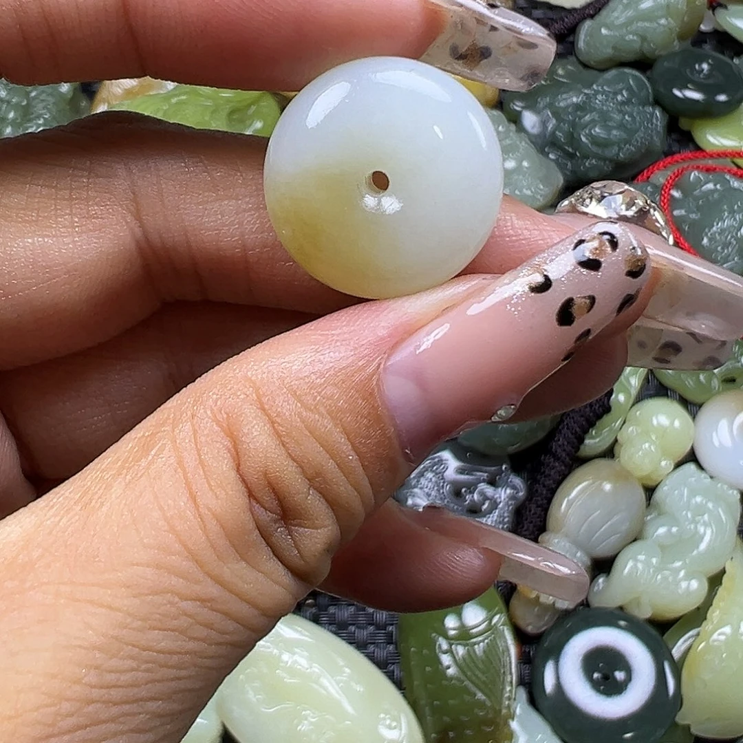 ꧁***꧂颈饰未镶嵌和田玉