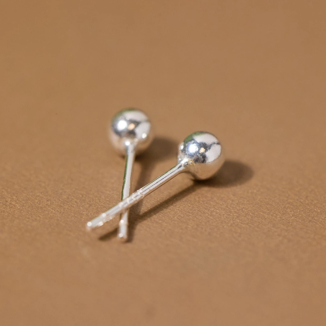 足银耳饰 纯银s999豆豆耳钉光面圆珠耳钉简约迷你百搭养耳洞耳饰