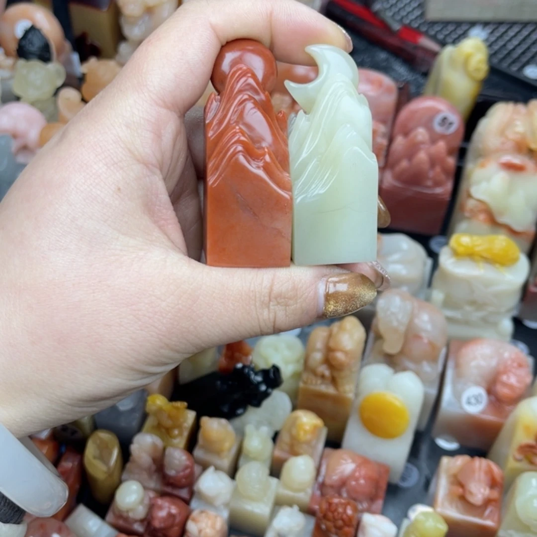 寿山石印石奔***哥芙蓉石