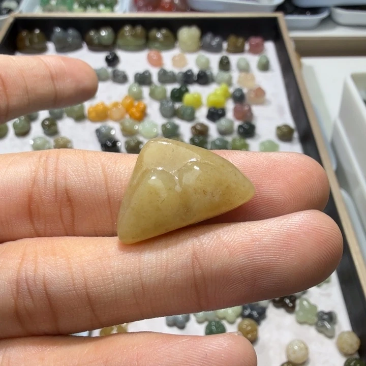 和田玉未镶嵌珠宝奇石