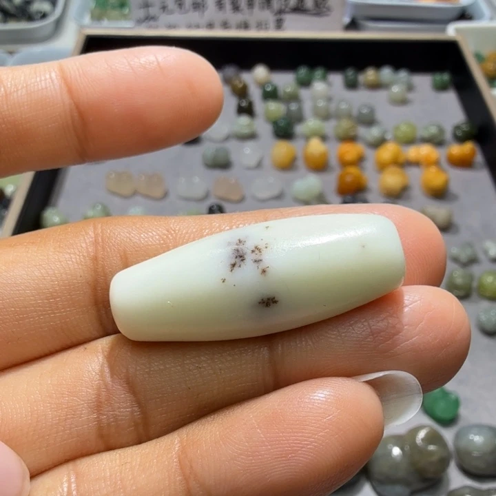 和田玉未镶嵌珠宝奇石
