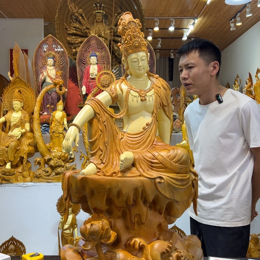 香樟木自在水月观音摆件