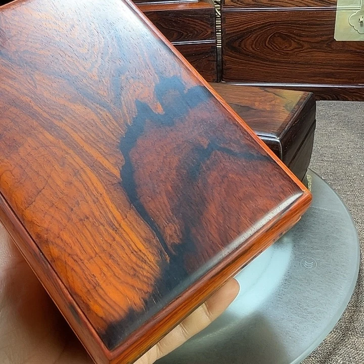 微凹黄檀（南美大红酸枝）