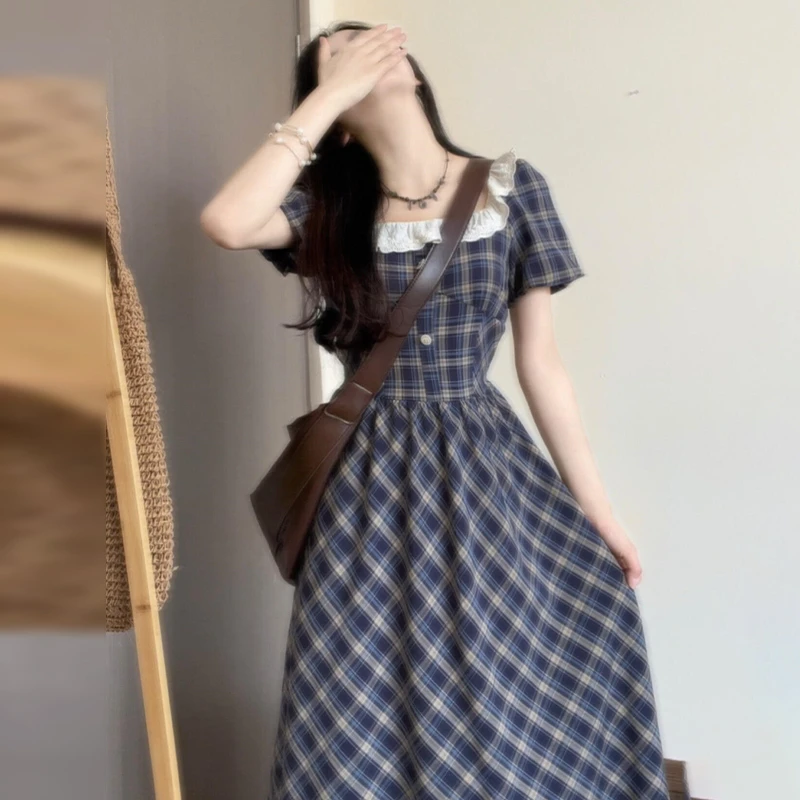 韩系复古格子方领泡泡袖连衣裙子女夏季新款小个子学院风长裙3202