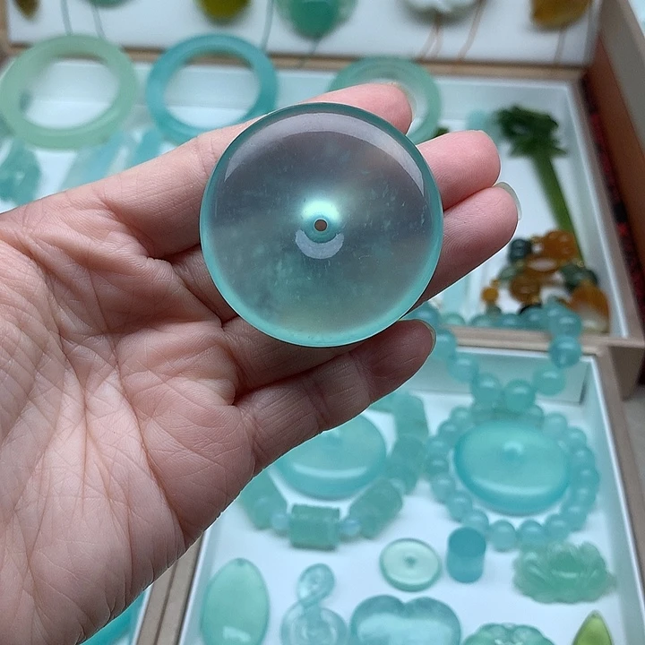 岫玉未镶嵌颈饰平安扣