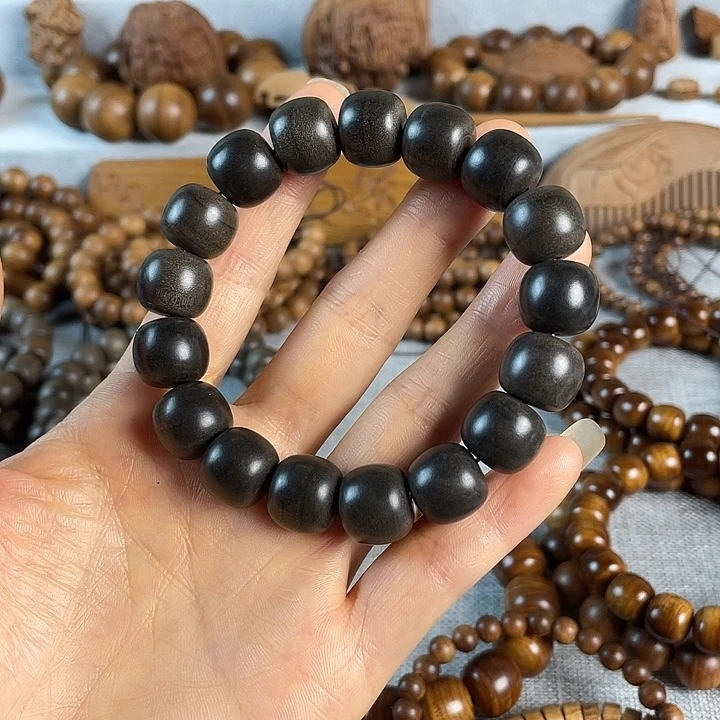 木老山檀阴沉手串