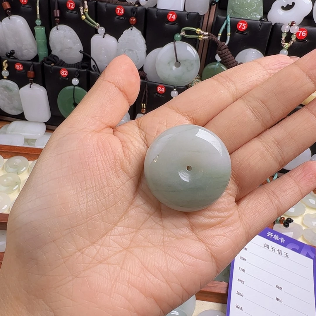 石英质玉合金颈饰童*