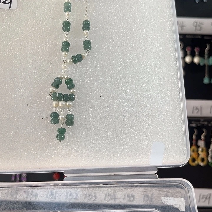 和田玉未镶嵌耳饰