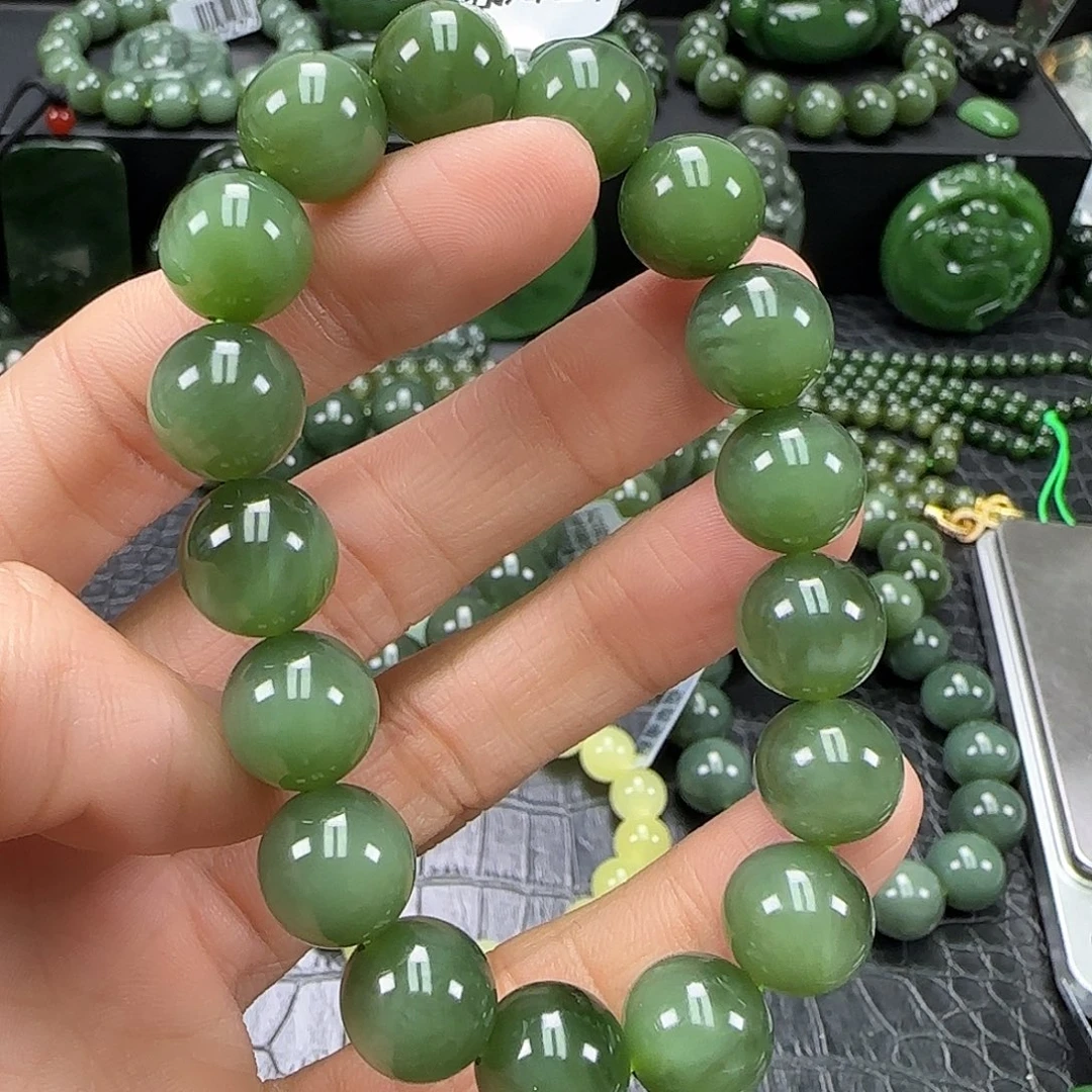 和田玉（碧玉）未镶嵌珠宝奇石