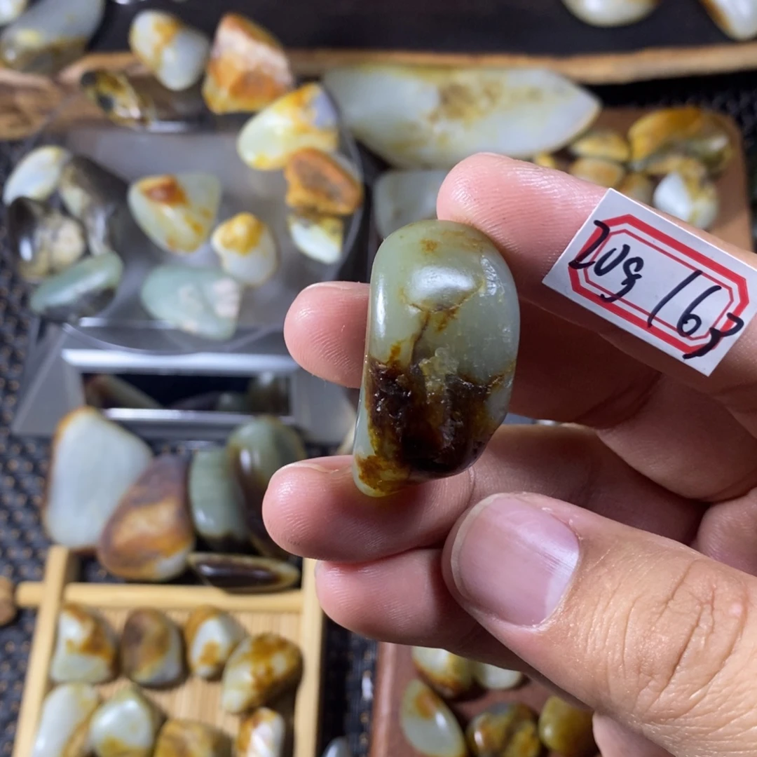 和田玉（糖玉）未镶嵌挂件