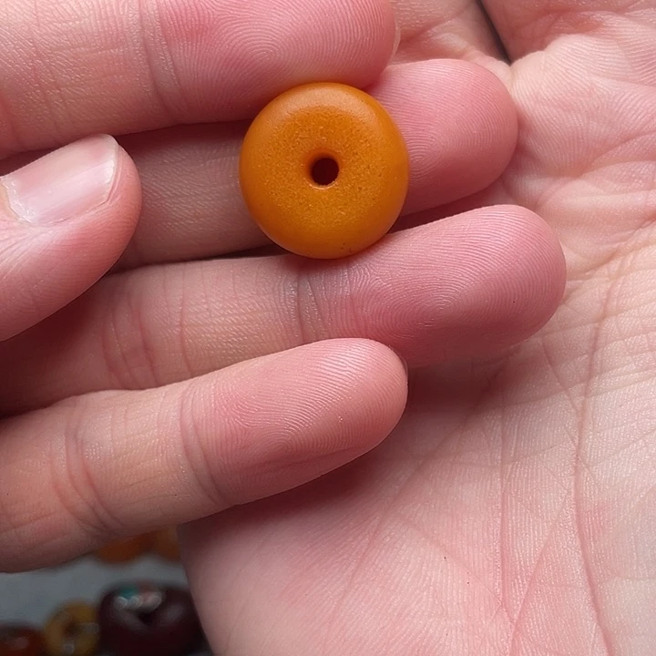琥珀未镶嵌裸石老蜜蜡圆饼