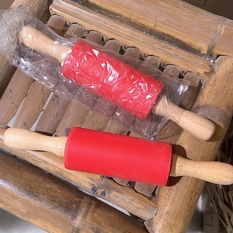 微瑕，不能明火，口径10厘米，2个擀面杖