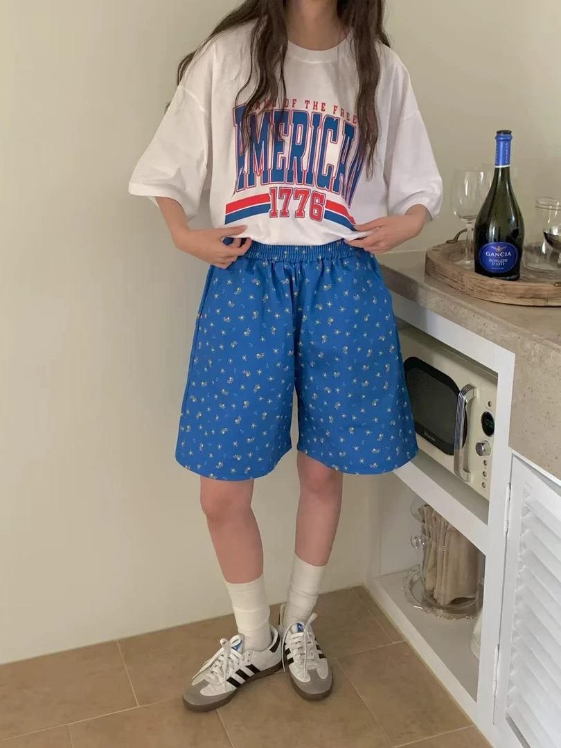 韩国代购. Call my name  明媚   碎花蓝短裤 L25050222