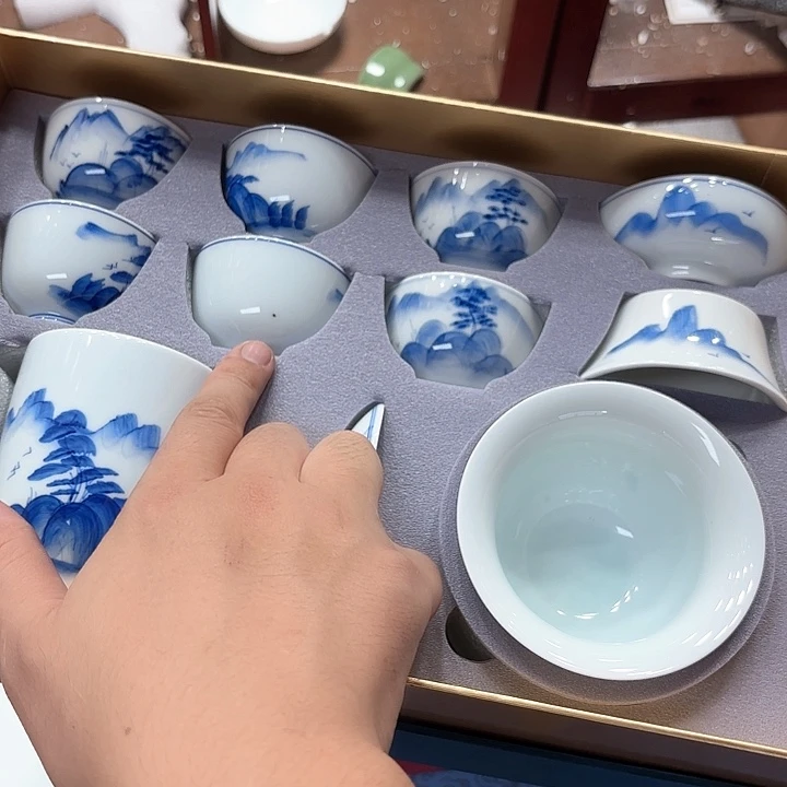 孤品茶具套装等。