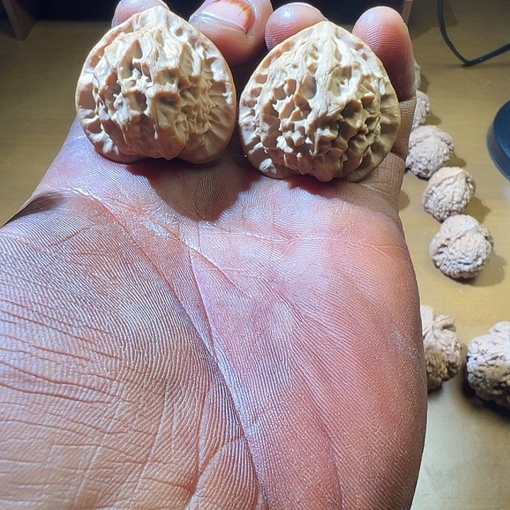 人***态把件文玩核桃文玩