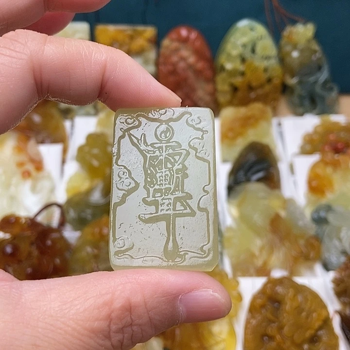 蛇纹石玉合金颈饰