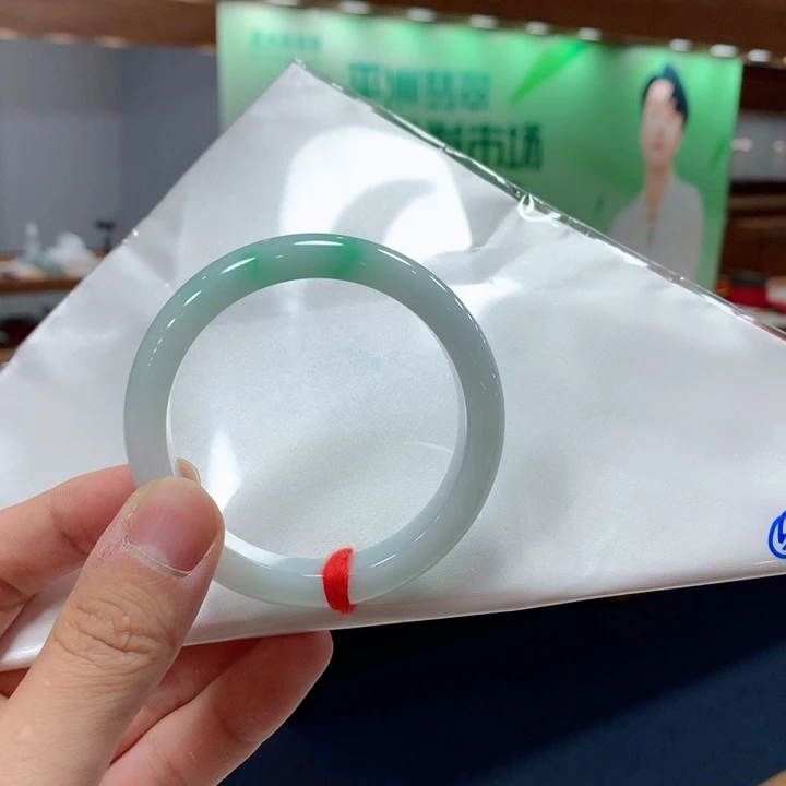 翡翠手镯未镶嵌买断