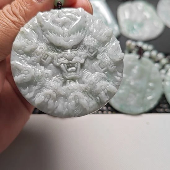 翡翠未镶嵌颈饰天然翡翠吊坠