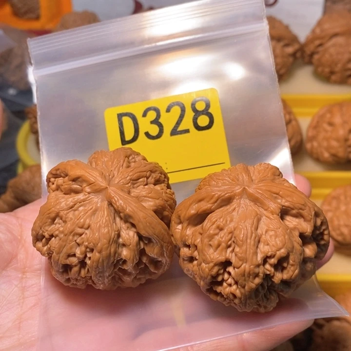 文玩核桃把件盛****弟粗筋 45