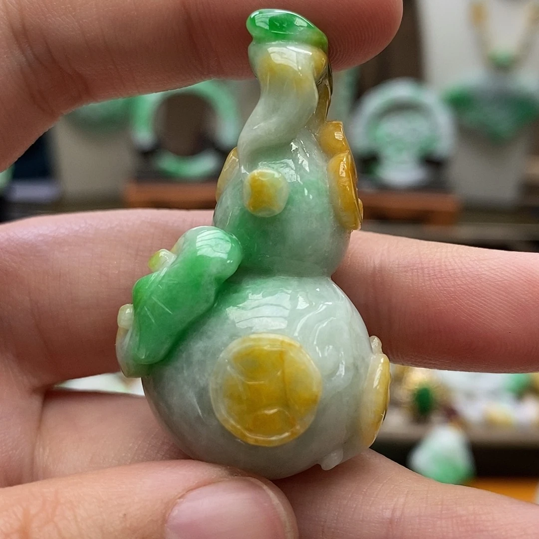 翡翠未镶嵌颈饰吊坠