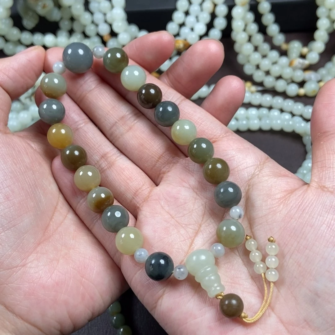 和田玉把件未镶嵌十八子手持