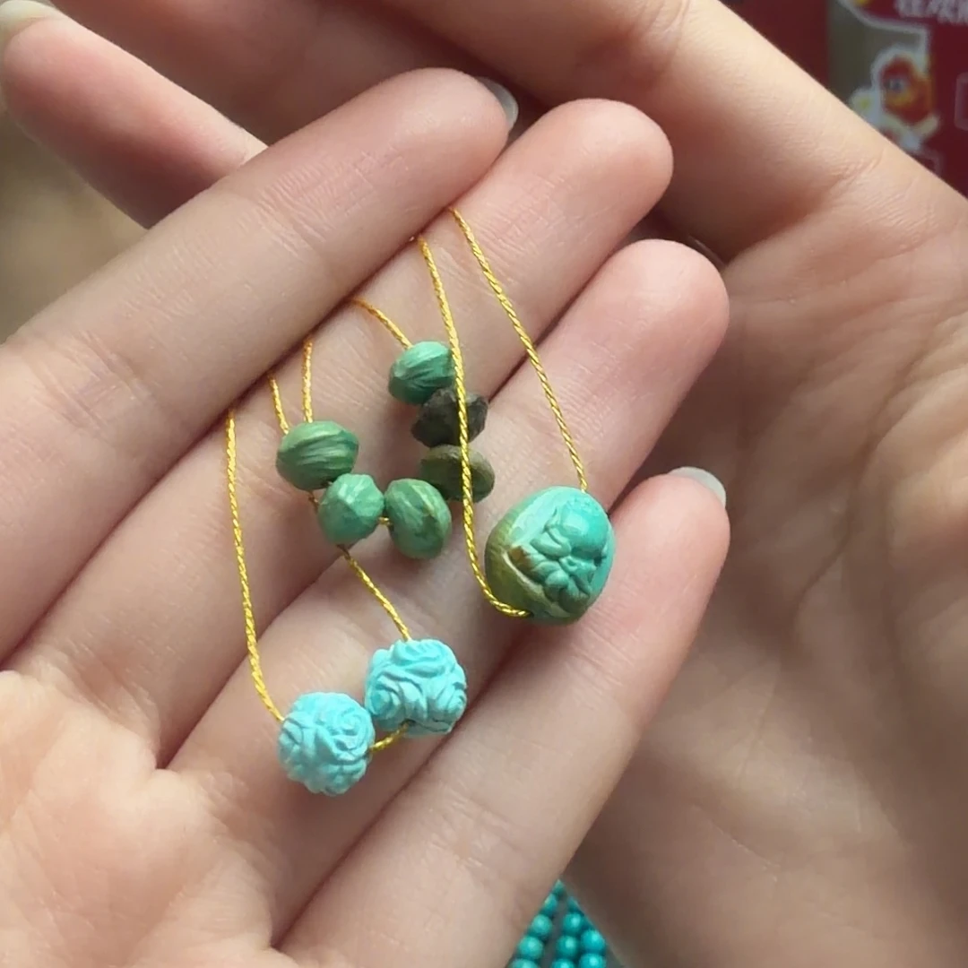 绿松石未镶嵌颈饰