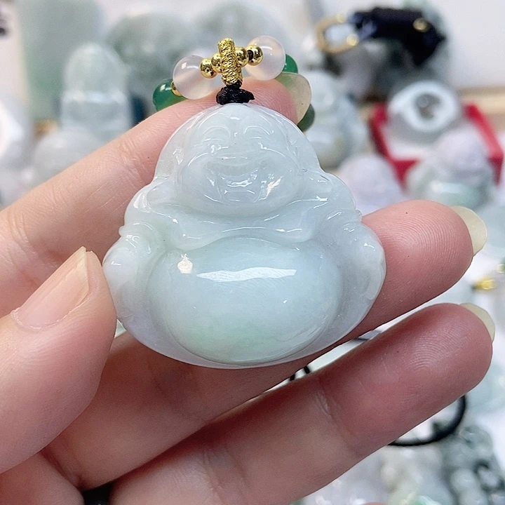 翡翠未镶嵌颈饰佛公