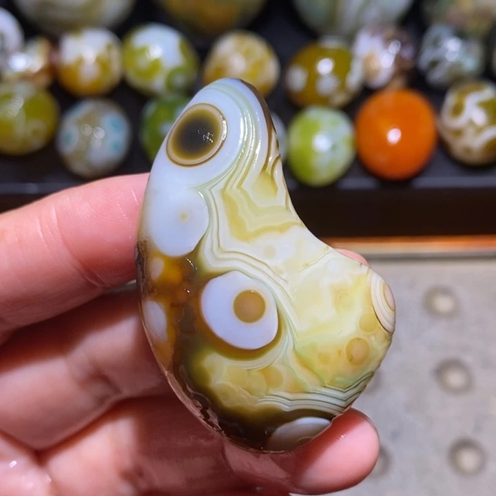 未镶嵌玛瑙/玉髓珠宝半成品49