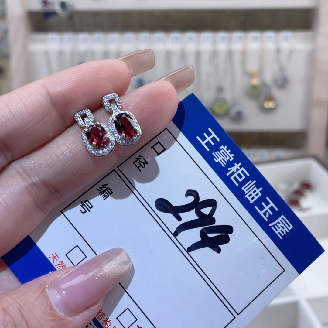 银S925镶嵌石榴石颈饰